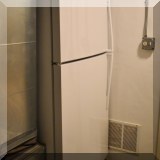 Z08. Whirlpool refrigerator. 
